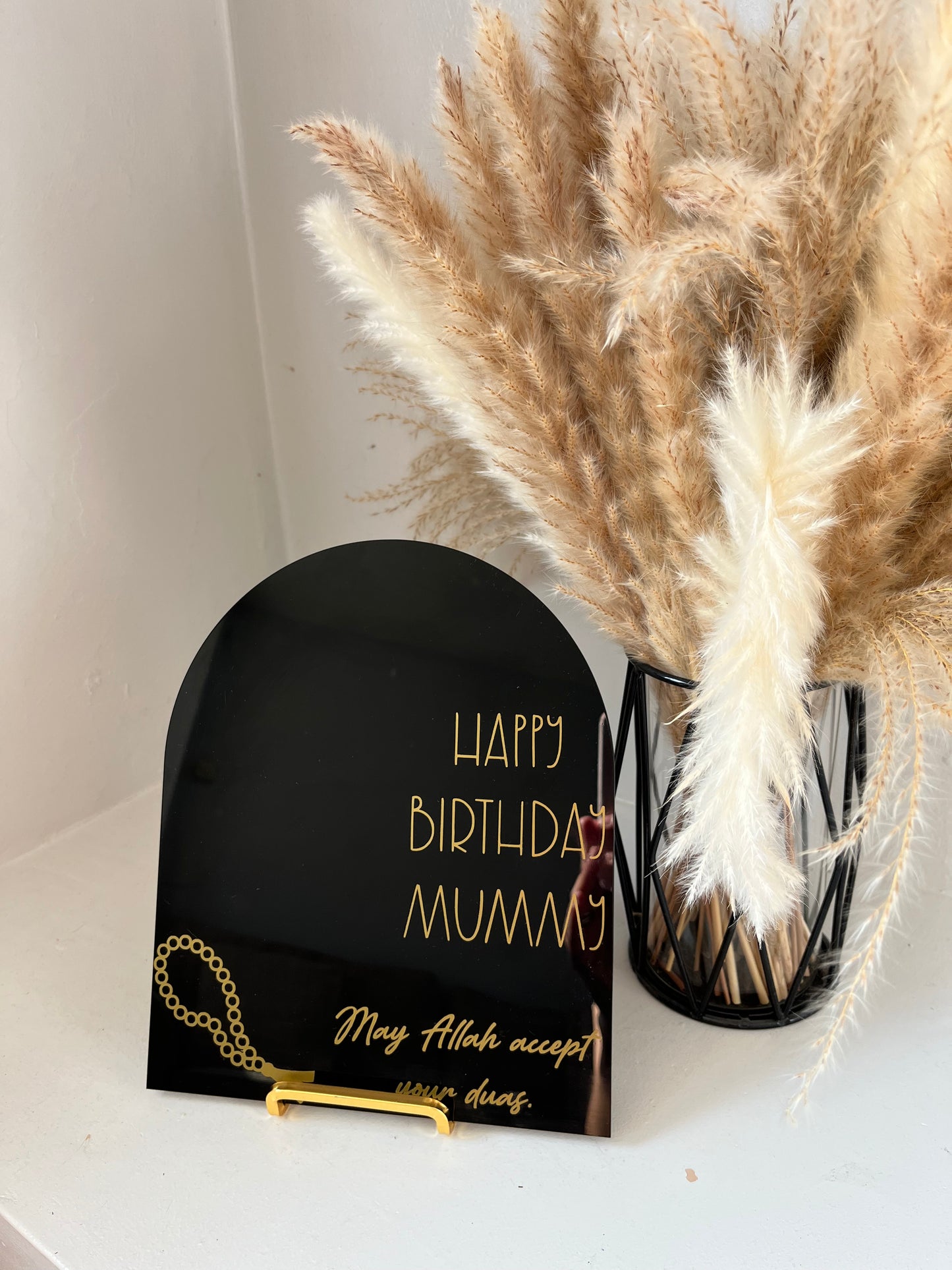Personalised arch with gold stand