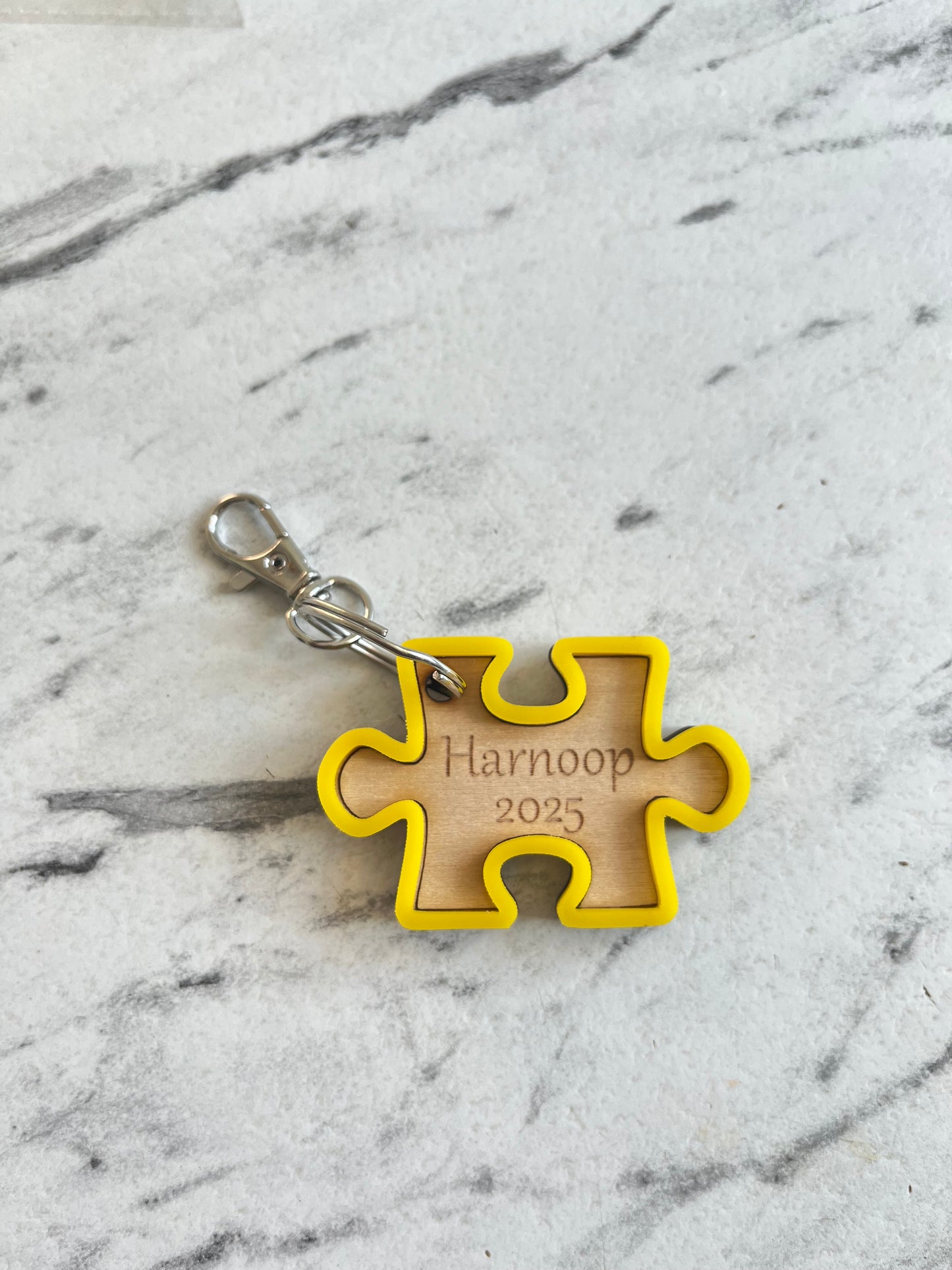 Jigsaw personalised keyring with acrylic boarder