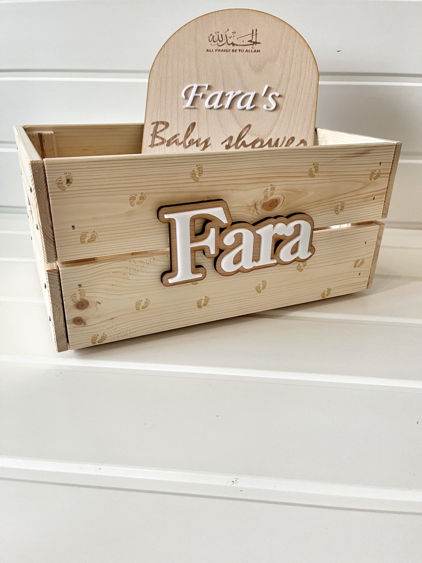 Baby feet crate