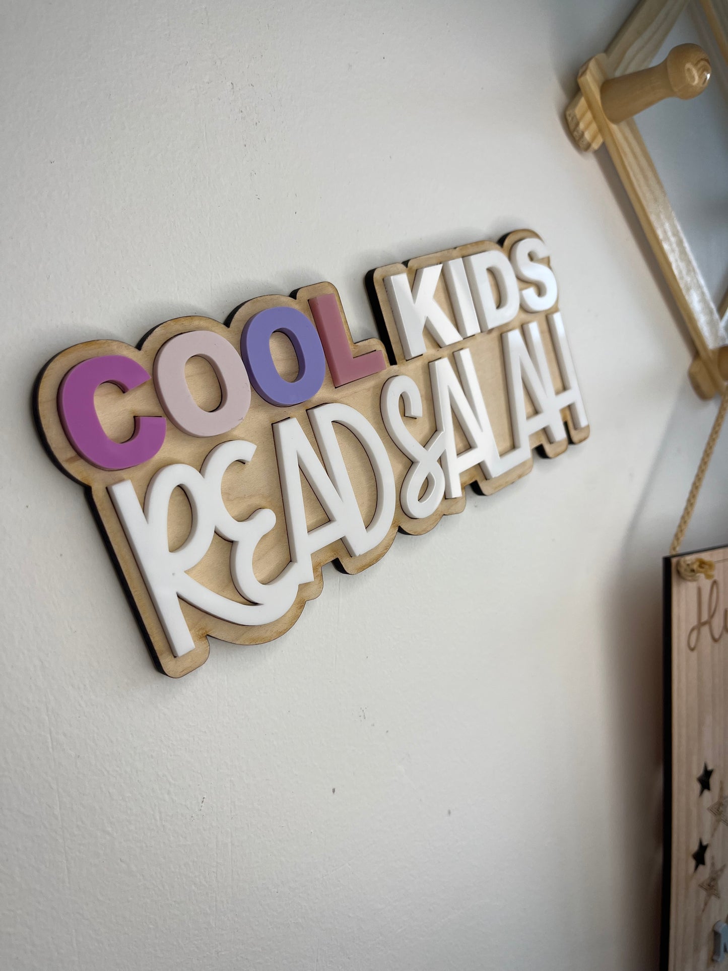 Cool kids read Salah girls