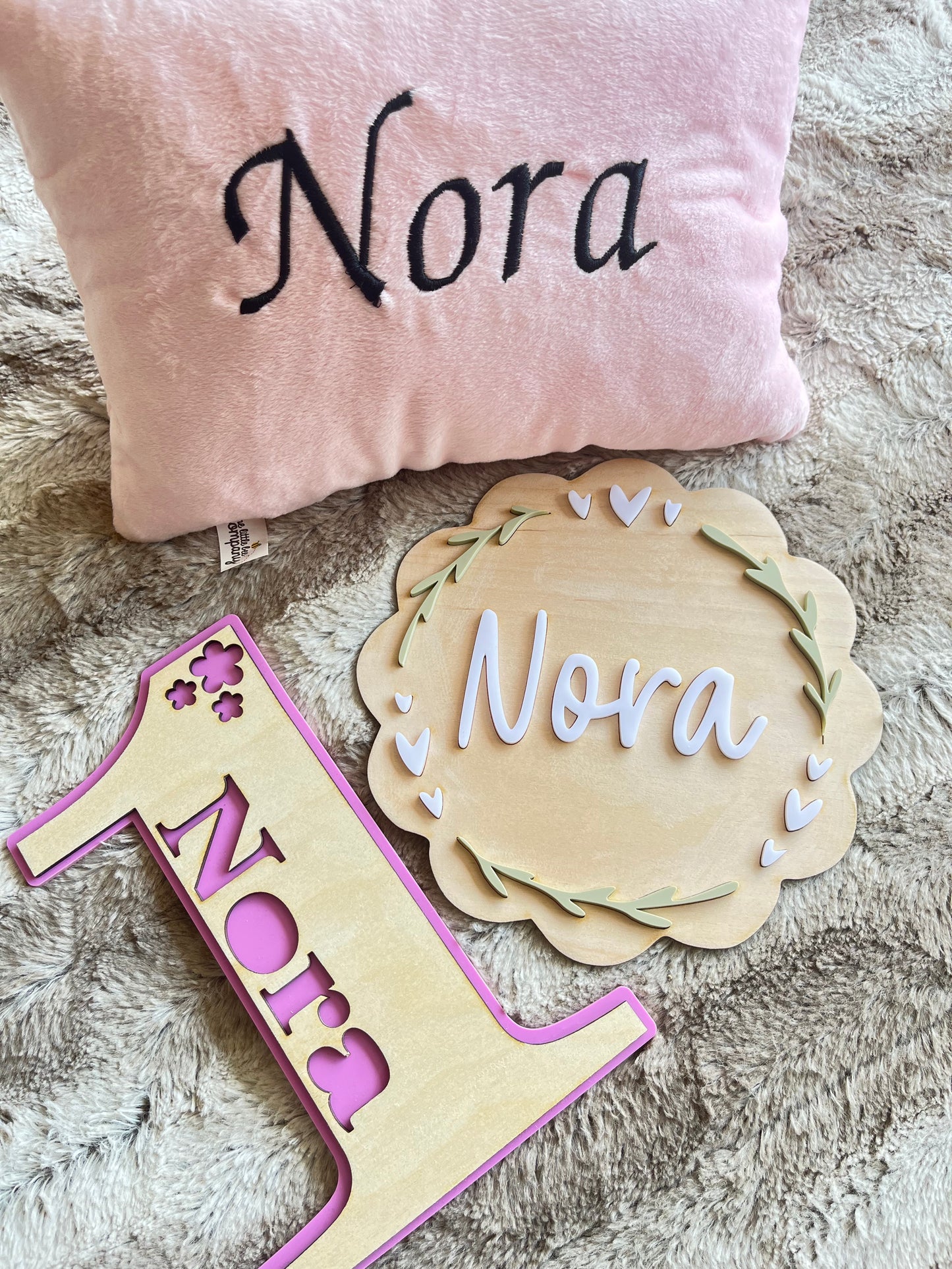 Personalised scalloped leaf plaque