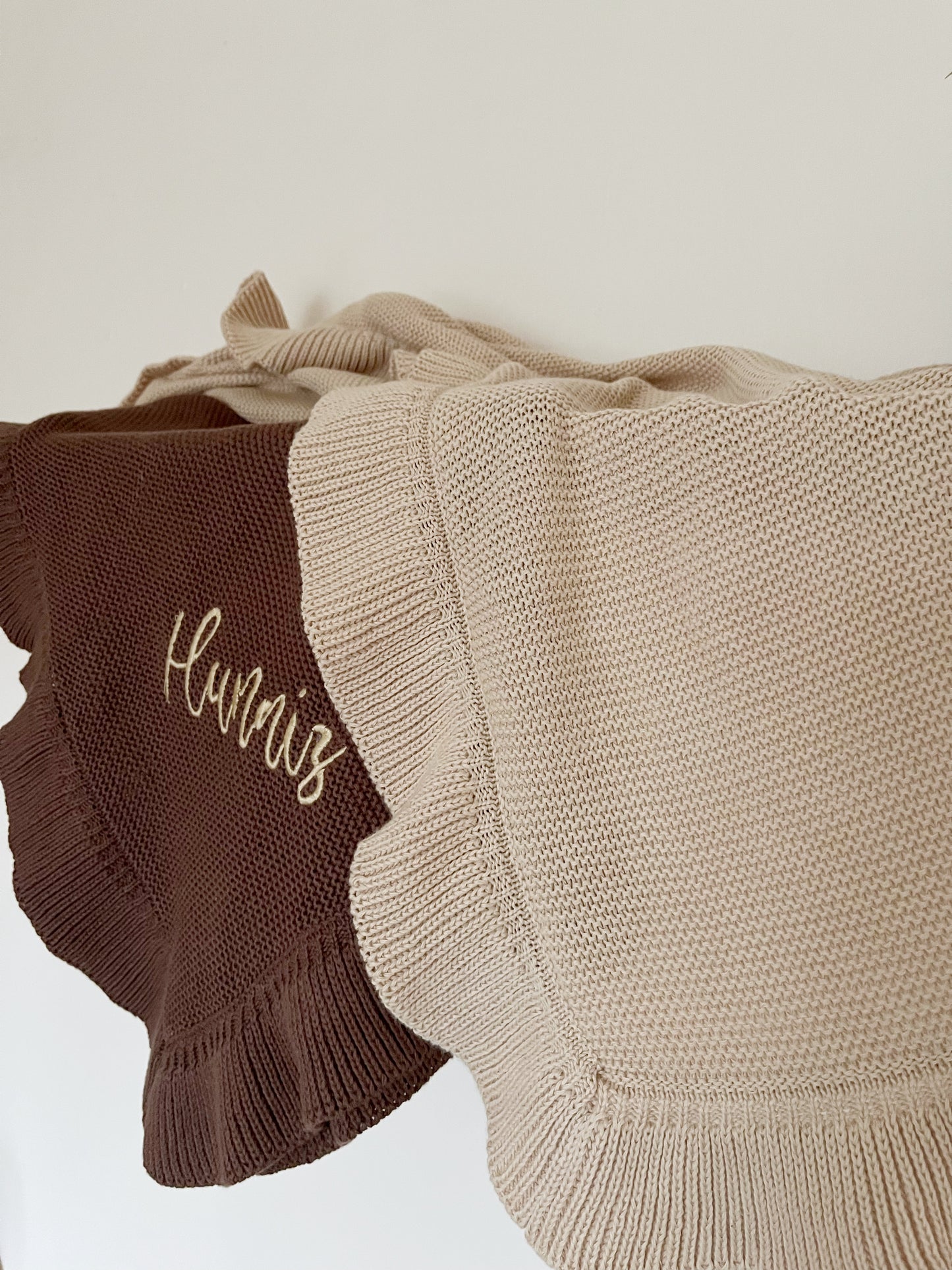 Knitted ruffle edge personalised blanket