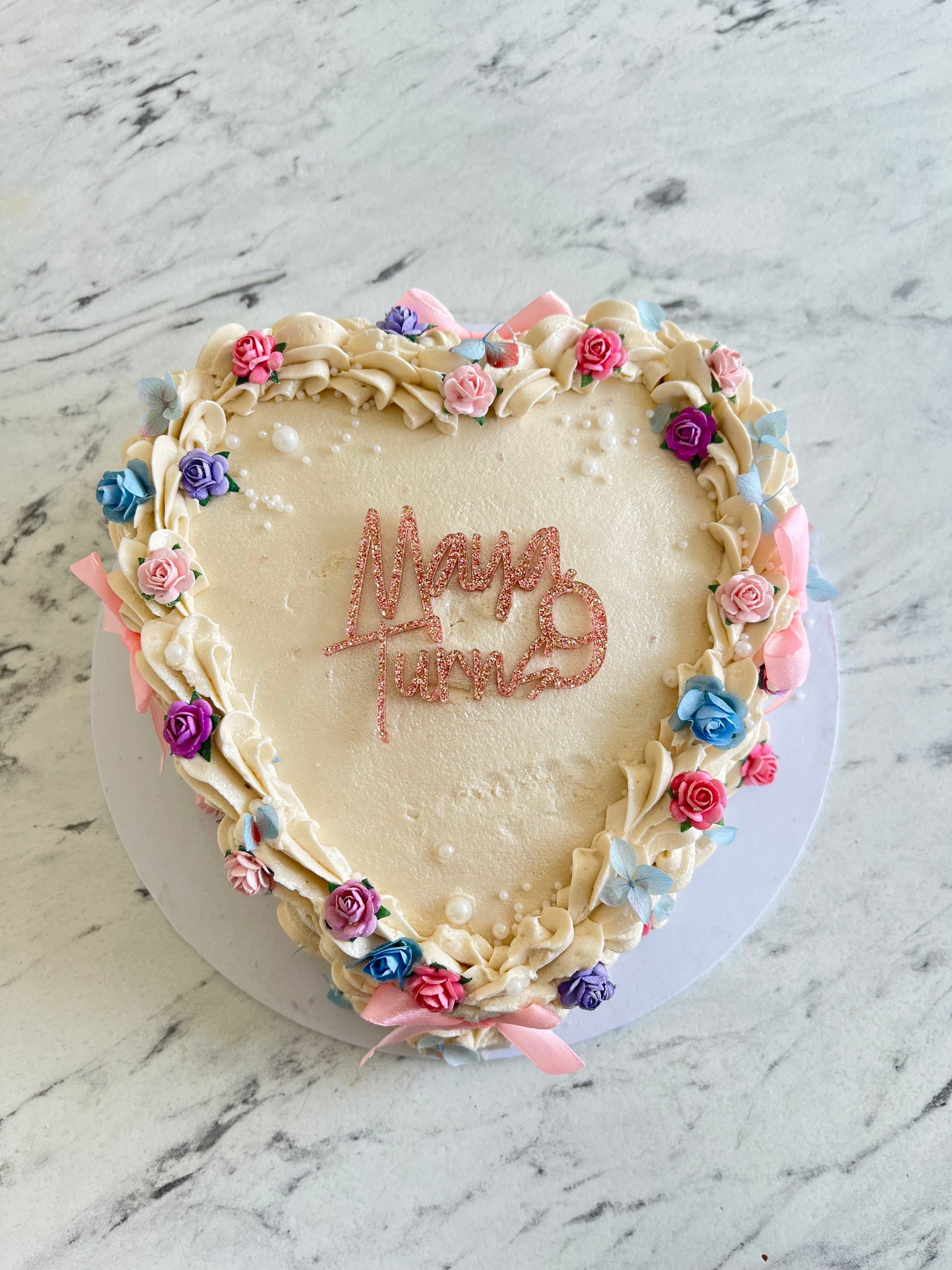 Cake charm personalised