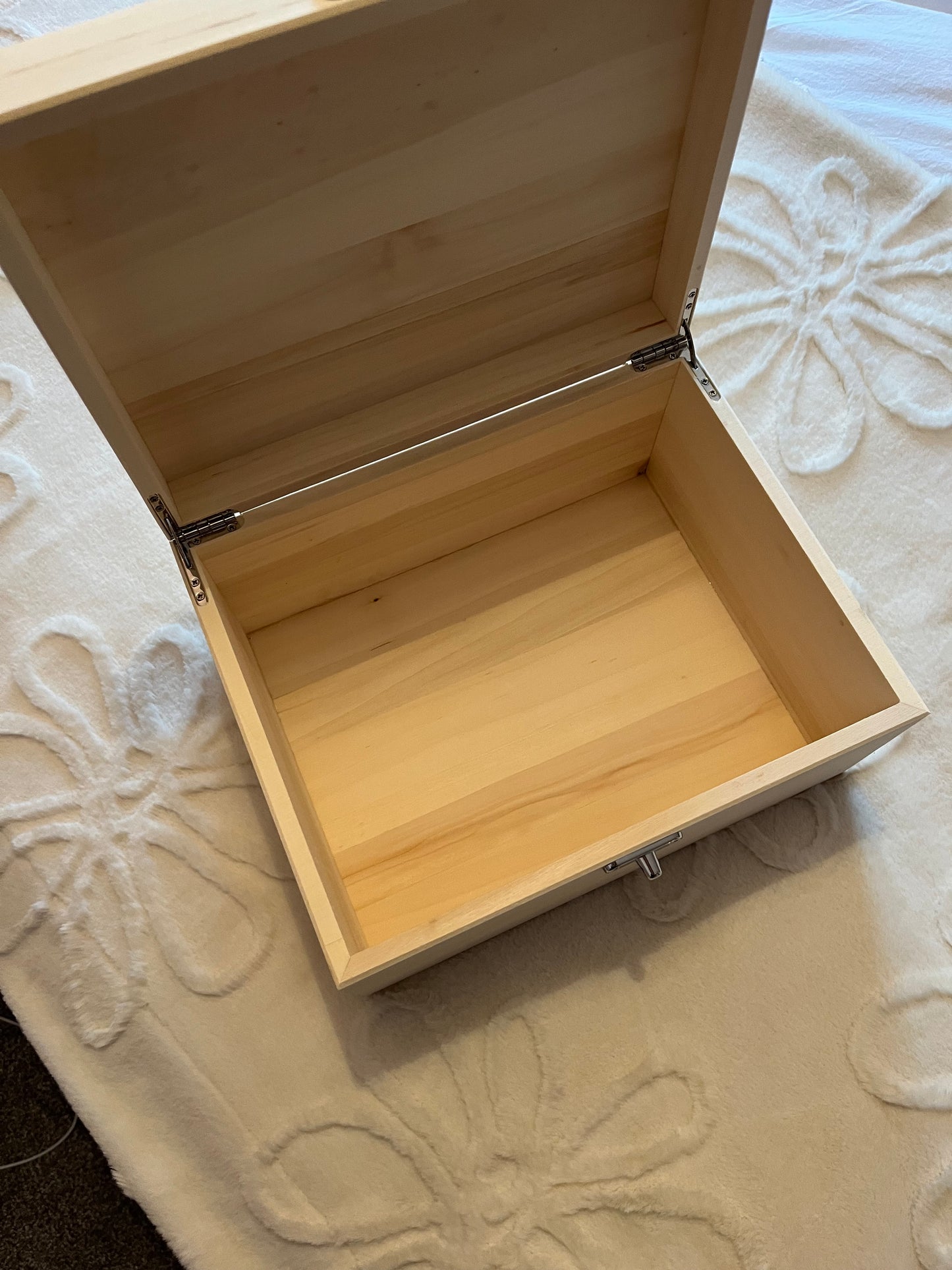 Medium luxury personalised keepsake box