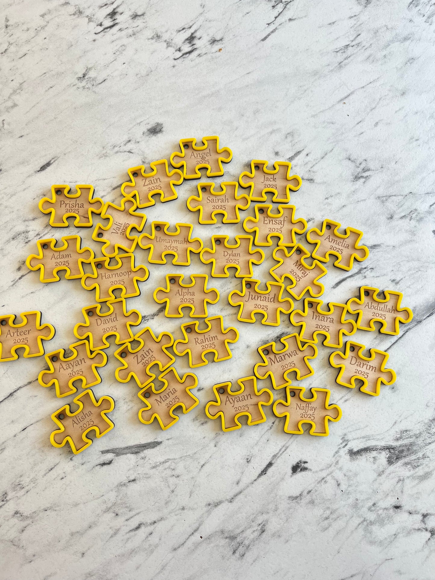 Jigsaw personalised keyring with acrylic boarder